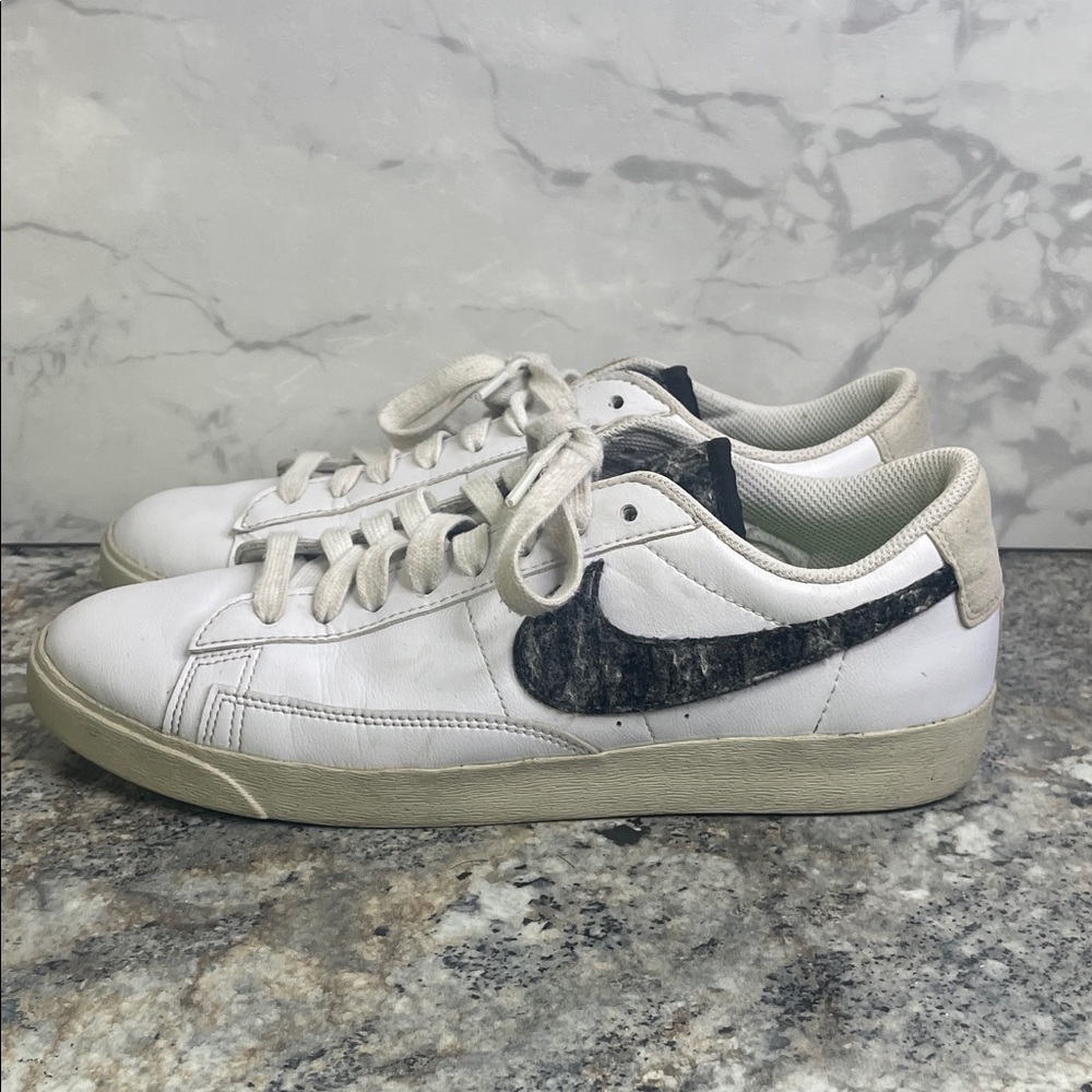Nike Blazer Low SE Women's Size 10 Recycled Wool Pack White Black DA4934-100